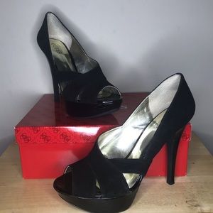 Suede Black Guess heels!!